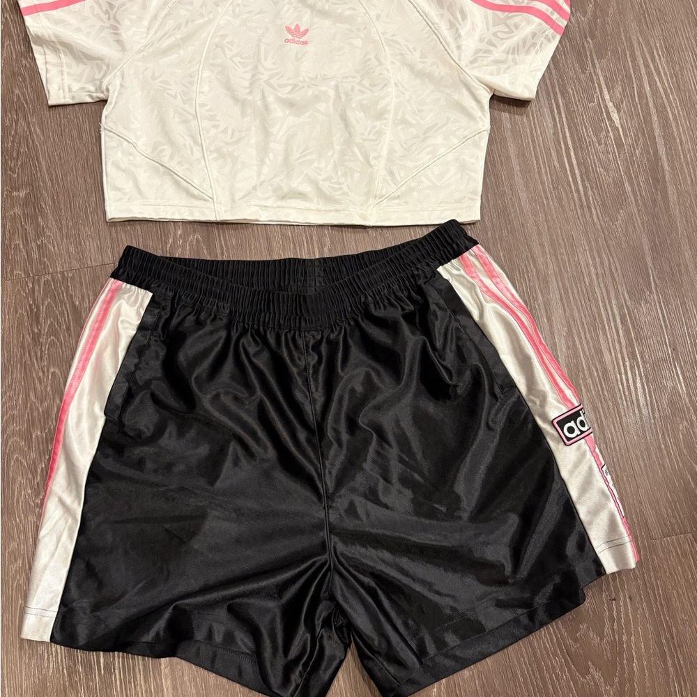 Adidas White and Black Sports Set . Worn once LARGE TOP . XL BOTTOM